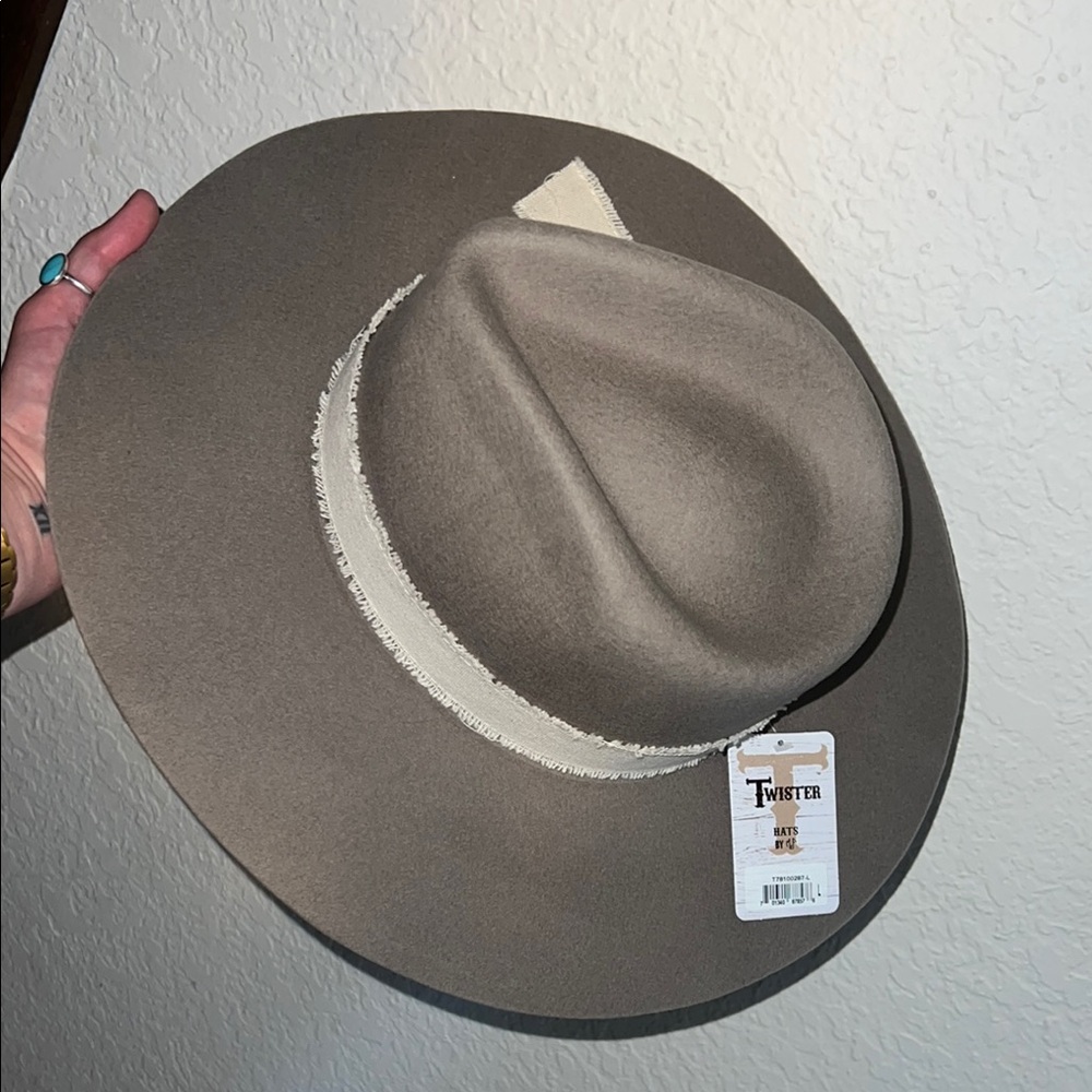Twister Tan Classic Wide-Brim Hat Accessories